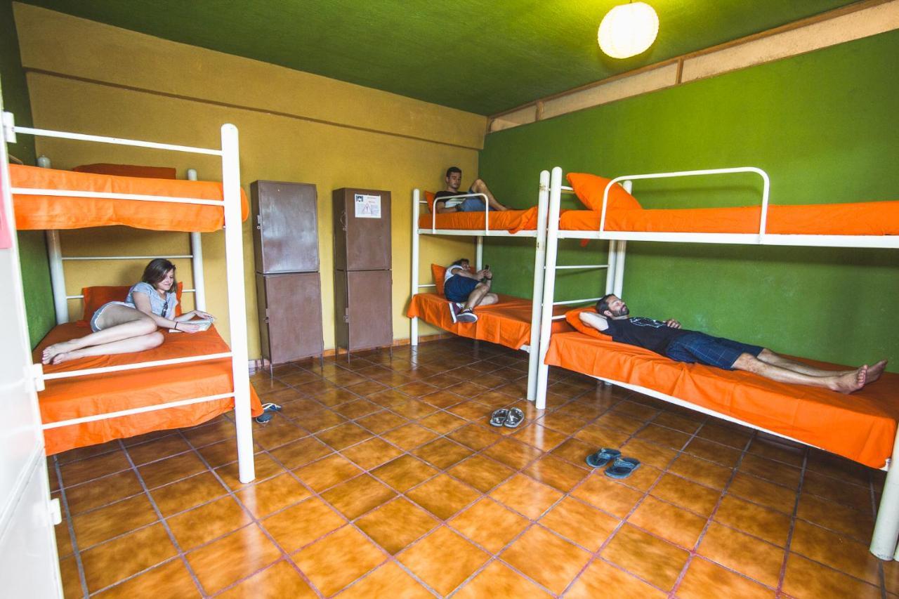 Oasis Hostel Пуэрто-Вальярта Экстерьер фото